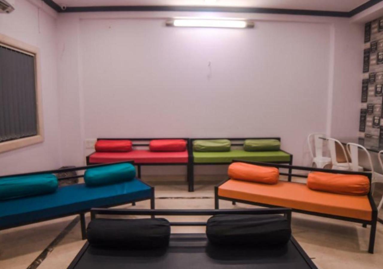 מומביי Happinest - The Backpacker'S Hostel מראה חיצוני תמונה