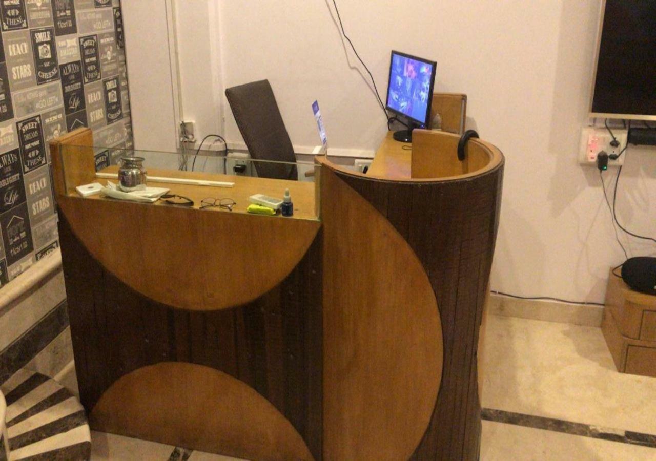 מומביי Happinest - The Backpacker'S Hostel מראה חיצוני תמונה