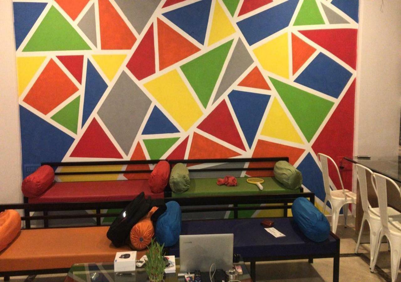 מומביי Happinest - The Backpacker'S Hostel מראה חיצוני תמונה